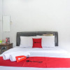 Отель RedDoorz @ WR Supratman Pacitan, фото 7