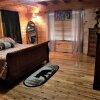 Отель Bear Mountain Retreat 3 Bedroom Cabin, фото 14
