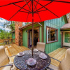 Отель Texas Trio Cabin, 3 Bedrooms, Hot Tub, Fireplace, Sleeps 6, фото 13