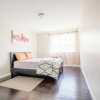 Отель Private And Comfy 2 Bedroom Near Downtown, фото 2