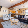 Отель Raddon - Park City Retreat w Hot Tub & Balcony, фото 11