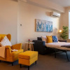 Отель Comfy DT Loft w Parking Rooftop Patio BBQ Gym, фото 7