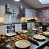 Отель The North Wales Gathering - 9 Bedroom - EV Charging, фото 8