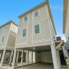 Отель New Listing! Luxury Home, Sleeps 10 w/ Shared Pool, фото 16