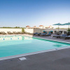 Отель Comfort Suites Beachfront, фото 11