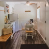 Отель Barefoot Villas Room 1 Redwood, фото 8