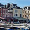 Отель Le Petit Navire - 4P - View of the Port of Honfleur, фото 7