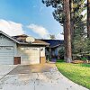 Отель Custom W/ Hot Tub & Garage 4 Bedroom Home, фото 1