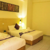 Отель OYO 91000 Bintang Holiday, фото 6