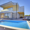Отель Modern Villa in Peroj With Pool and Parasol, фото 10