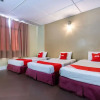 Отель OYO 89997 Kurnia Hotel, фото 13