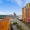 Отель Calypso Resort And Towers by Book That Condo, фото 36