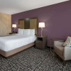 Отель La Quinta Inn & Suites by Wyndham Wichita Airport, фото 33