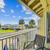 Отель SPC 2013 is a Pet Friendly Upstairs 1 BR With Seasonal Beach Setup by Redawning, фото 17