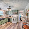 Отель Charming Waynesville Cottage < 2 Mi to Main St, фото 10