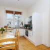 Отель Traditional Scottish Flat with Fireplace, фото 9