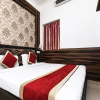 Отель OYO 16014 Hotel Perfect Palace, фото 8