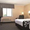 Отель La Quinta Inn & Suites by Wyndham Tampa Fairgrounds - Casino, фото 21