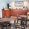 Отель Quality Inn & Suites Big Rapids near University, фото 28