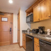 Отель Slopeside Studio Unit With Kitchenette Studio Bedroom Condo - No Cleaning Fee! by RedAwning, фото 9