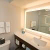 Отель Holiday Inn Express Hotel & Suites Madison, an IHG Hotel, фото 9