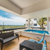 Отель Homely Golden Bear Lodge w Balcony Pool and Private Parking lot Ad21, фото 4