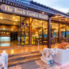 Отель The Beach Garden Resort, фото 1
