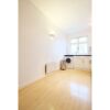 Отель Clean, Secure 2BR Flat for 4 in East London, фото 12