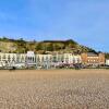 Отель Stunning 2 bed with Sea View in Hastings Old Town, фото 1