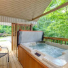 Отель Smokey's Hideout - One Bedroom Cabin, фото 18