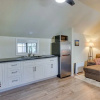 Отель Avalon Cottage < Half-mi to Beaches & Crescent Ave, фото 2