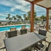 Отель Crystal Shores by RedAwning, фото 8