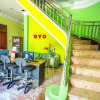 Отель OYO 2848 Senaz Guesthouse, фото 8