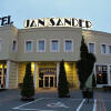 Отель Jan Sander Hotel в Константинов-Лодзках