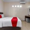 Отель RedDoorz Plus Near Taman Lalu Lintas Bandung, фото 3