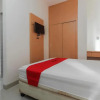 Отель Reddoorz Plus Near Galaxy Bekasi, фото 5