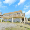 Отель Harmony Beach House, 3 Bedrooms, Sleeps 6, Ocean Front, Large Deck, фото 1