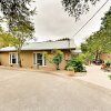 Отель Huge Lake Travis - 4 Bedroom Home, фото 1