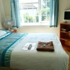 Отель Room in Guest Room - Double With Shared Bathroom Sleeps 1-2 Located 5 Minutes From Heathrow Dsbyr, фото 5