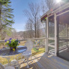 Отель 'the Red Loft' Candler Cottage 18 Mi to Asheville!, фото 12