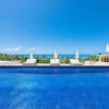 Отель Swanky Caribbean Estate, Ocean Views, Heated Pool, AC, Free Wifi, Ping Pong, Pool Table, фото 28