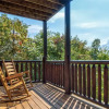Отель View Catcher - Two Bedroom Cabin, фото 5