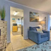 Отель Downtown Gulf Shores Condo - 1 Block to Beach!, фото 4