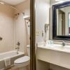 Отель Quality Suites Kansas City International Airport, фото 10