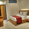 Отель Super OYO Townhouse Oak Maxi Hotel Legian, фото 2
