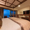 Отель Cliff Edge by the Sea Guest Lodge, фото 5
