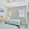 Отель Betsy's Beachfront Cottage 3 Bedrooms 2 Bathrooms Home, фото 6