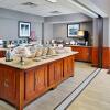 Отель Hampton Inn & Suites Mansfield, фото 18