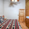 Отель Bear Paws 2 Bedroom House, фото 3