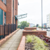 Отель Deluxe & Chic 1 & 2 Bed Apts near Heathrow, Legoland, & Windsor Slough, фото 17